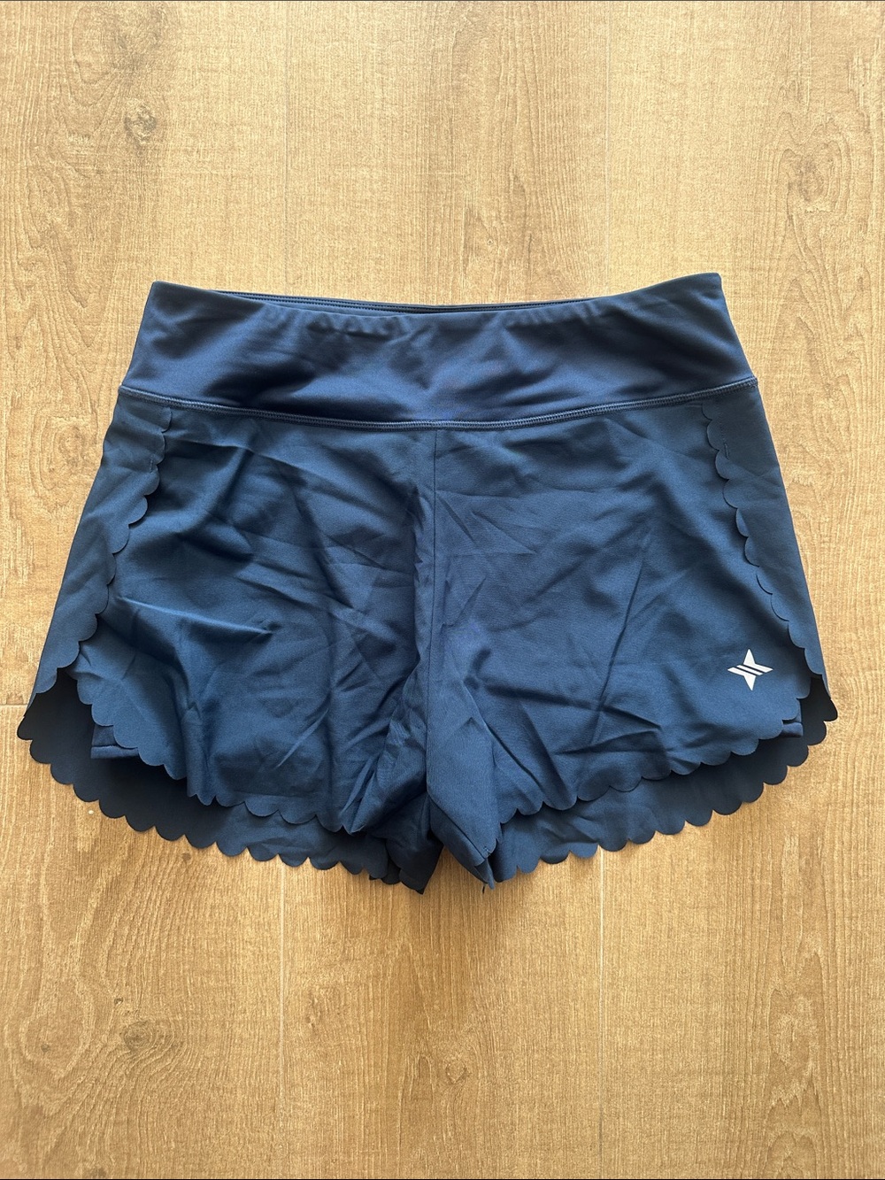 Tuckernuck navy scalloped athletic shorts like new